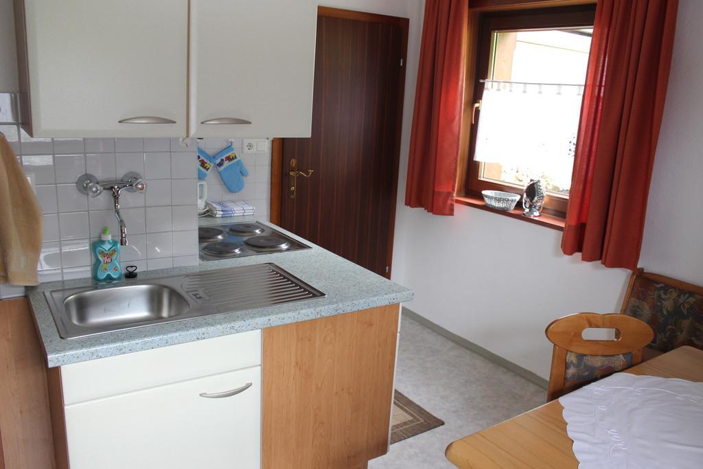 Haus Almrausch Hotell Seefeld in Tirol Rom bilde